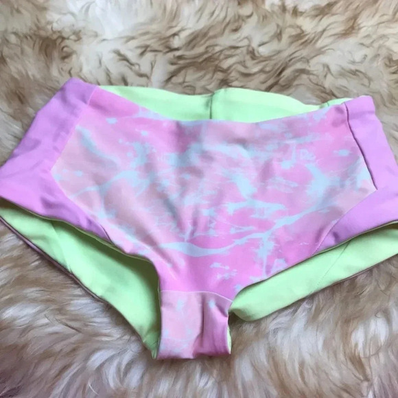 Girls Ivivva Shorts Dance Reversible Small Pink Athletic Gymnastics Gym - Picture 2 of 5